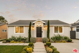 7316 El Manor Avenue, Los Angeles, CA 90045