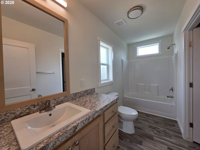 8204 Se POPPY St, Milwaukie, OR 97267