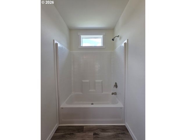 8204 Se POPPY St, Milwaukie, OR 97267