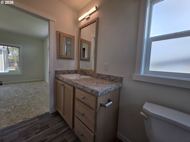 8204 Se POPPY St, Milwaukie, OR 97267