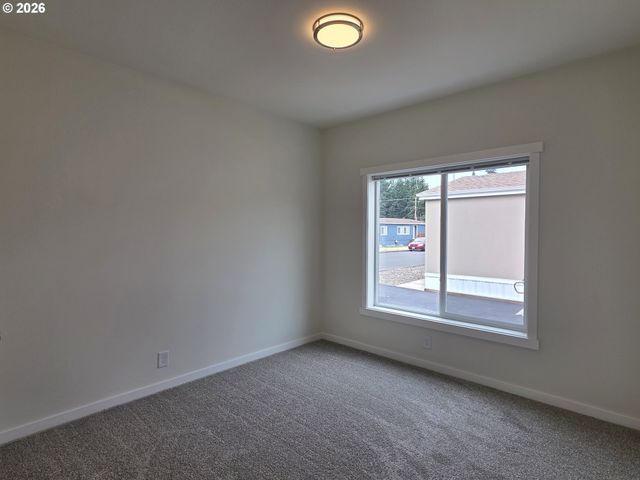 8204 Se POPPY St, Milwaukie, OR 97267
