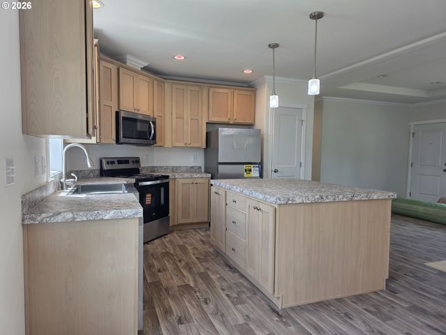 8204 Se POPPY St, Milwaukie, OR 97267
