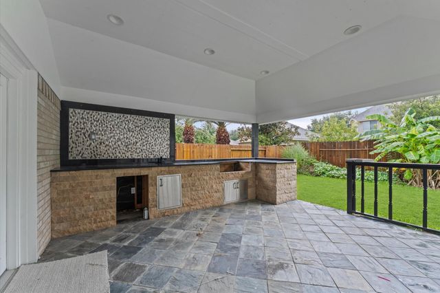 10201 Forest Spring Lane, Pearland, TX 77584