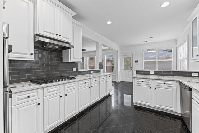 10201 Forest Spring Lane, Pearland, TX 77584