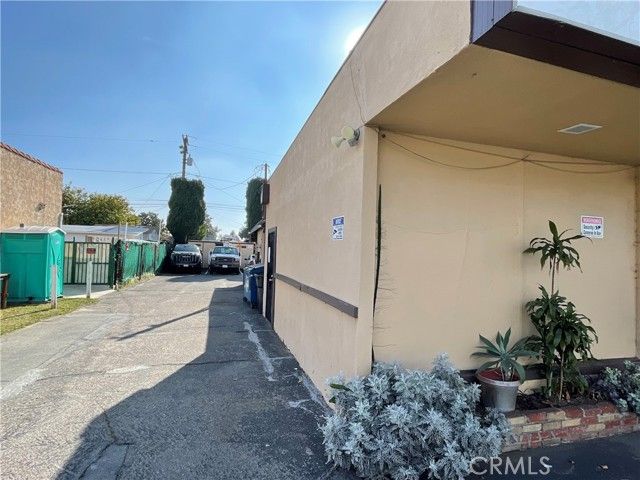 1852 W 17th, Santa Ana, CA 92706