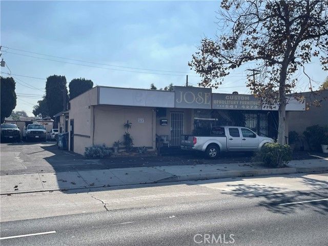 1852 W 17th, Santa Ana, CA 92706