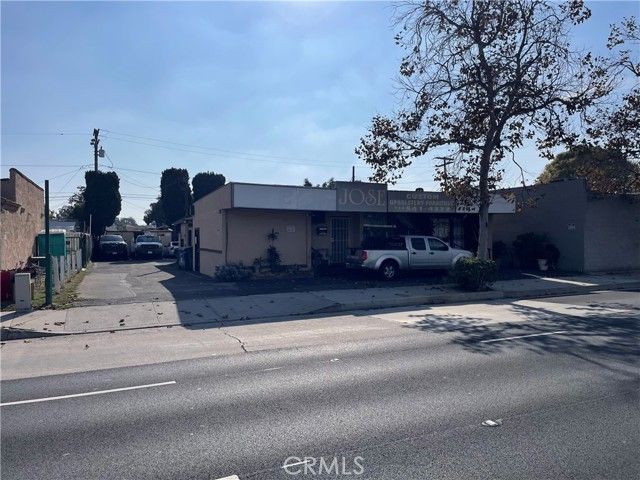 1852 W 17th, Santa Ana, CA 92706