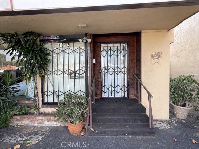 1852 W 17th, Santa Ana, CA 92706
