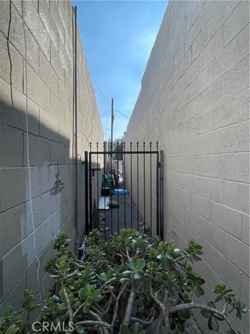 1852 W 17th, Santa Ana, CA 92706