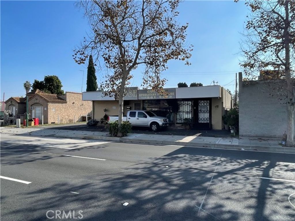 1852 W 17th, Santa Ana, CA 92706