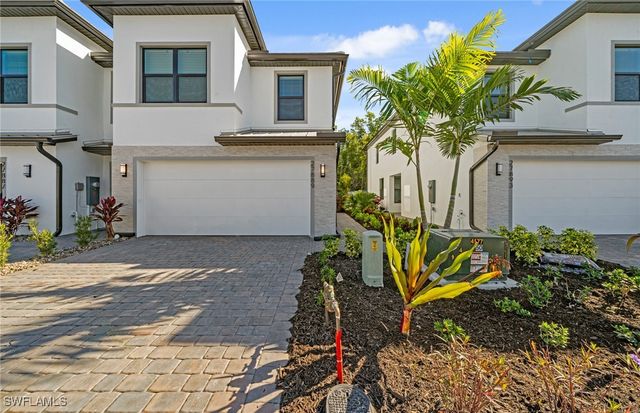 27889 Radiant CT, Bonita Springs, FL 34135