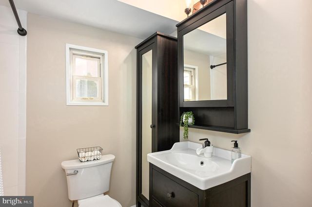 2142 LAKE DR, Pasadena, MD 21122