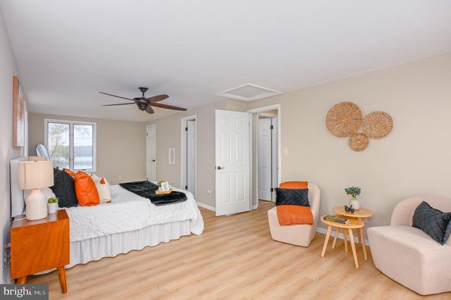 2142 LAKE DR, Pasadena, MD 21122