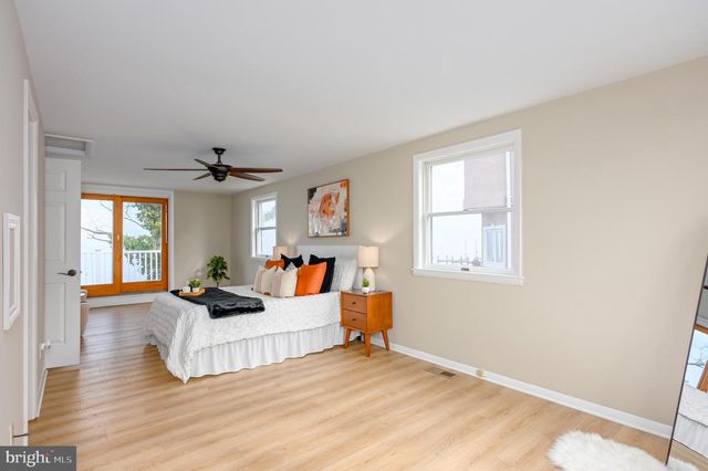 2142 LAKE DR, Pasadena, MD 21122