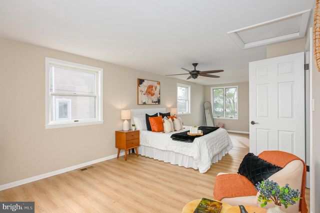 2142 LAKE DR, Pasadena, MD 21122