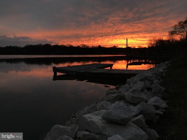 2142 LAKE DR, Pasadena, MD 21122