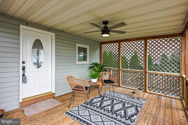 2142 LAKE DR, Pasadena, MD 21122