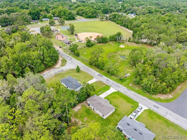 2549 W Castania Drive, Citrus Springs, FL 34434