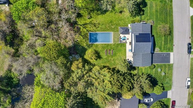 3 Orchard Road S, East Patchogue, NY 11772