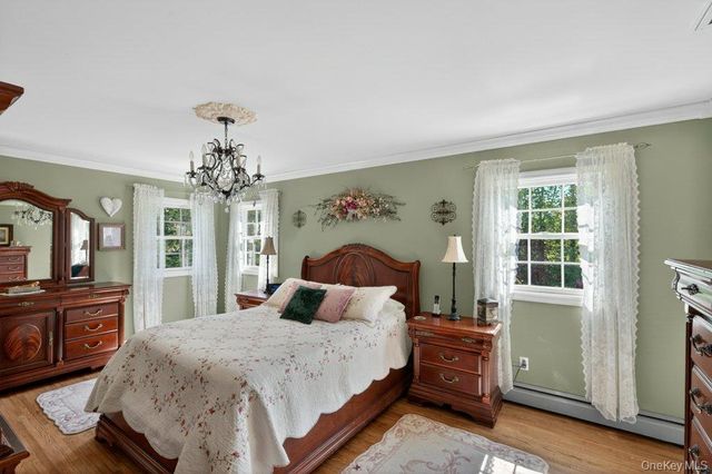 3 Orchard Road S, East Patchogue, NY 11772
