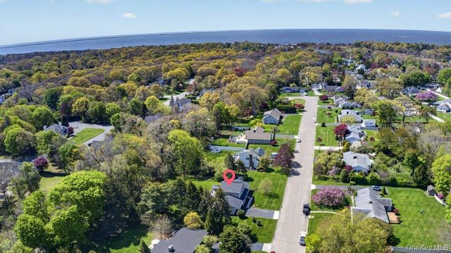 3 Orchard Road S, East Patchogue, NY 11772