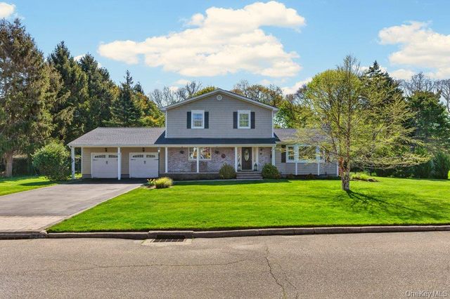 3 Orchard Road S, East Patchogue, NY 11772