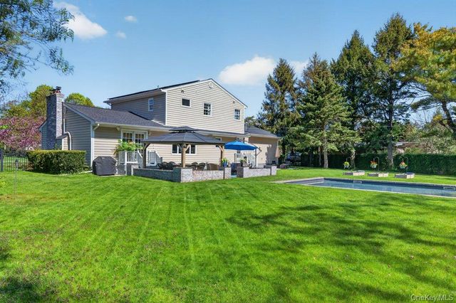 3 Orchard Road S, East Patchogue, NY 11772