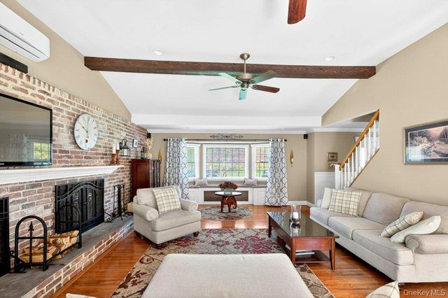 3 Orchard Road S, East Patchogue, NY 11772