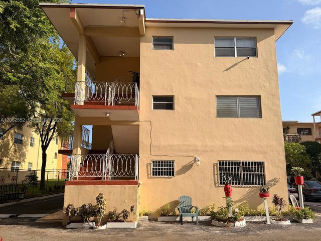 2441 NW 13th St 78, Miami, FL 33125