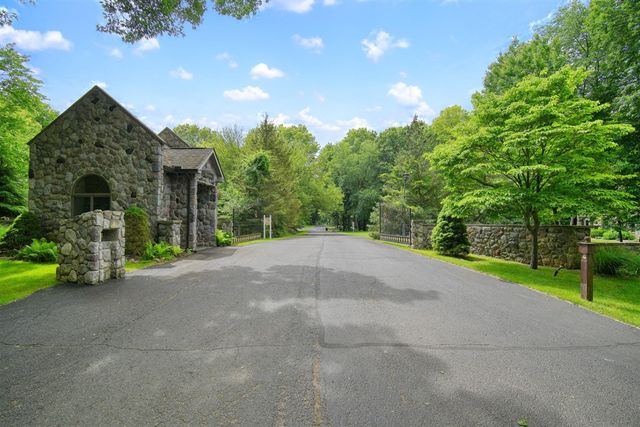 7003 Sanctuary Drive, Jackson, MI 49201