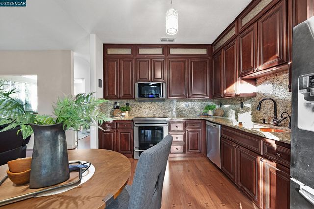 15 Creekside Dr, San Ramon, CA 94583