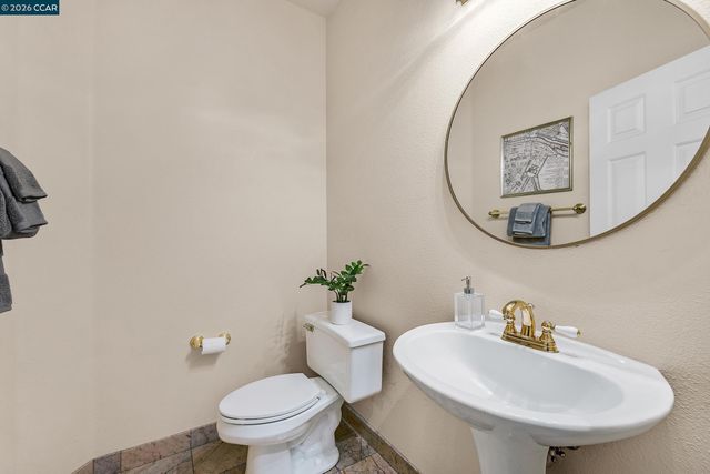 15 Creekside Dr, San Ramon, CA 94583