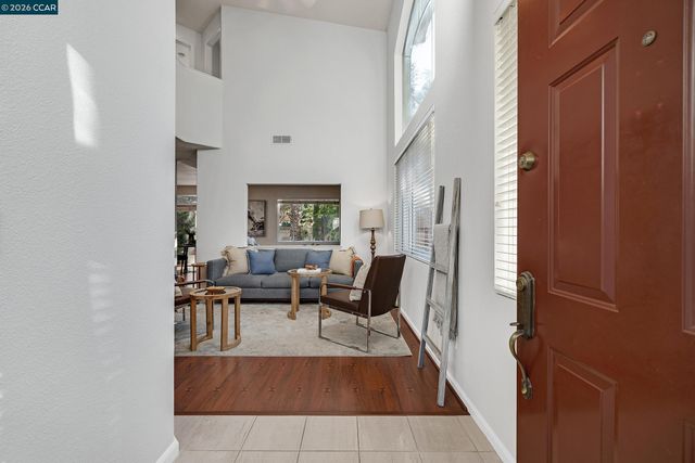 15 Creekside Dr, San Ramon, CA 94583