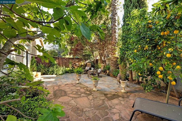 15 Creekside Dr, San Ramon, CA 94583