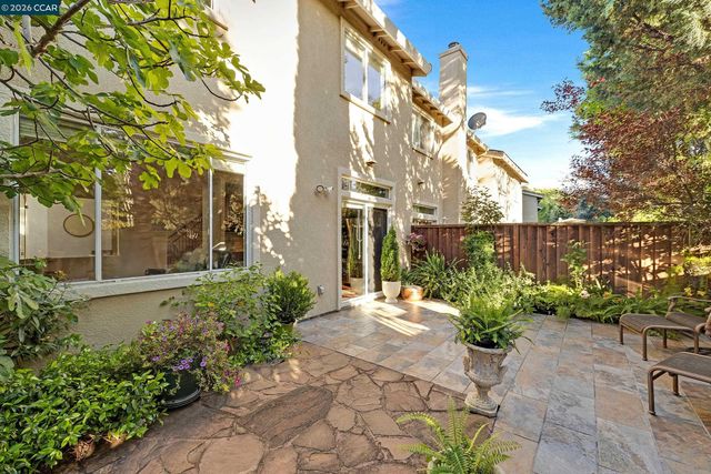 15 Creekside Dr, San Ramon, CA 94583