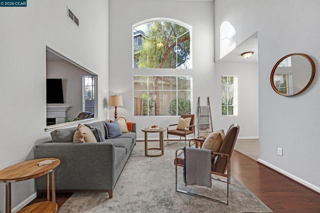 15 Creekside Dr, San Ramon, CA 94583