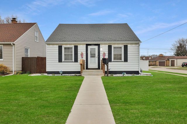 5811 39th AVENUE, Kenosha, WI 53144