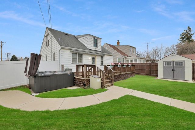 5811 39th AVENUE, Kenosha, WI 53144