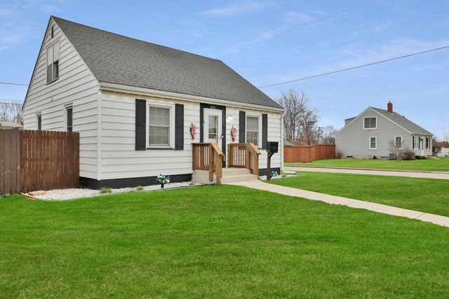 5811 39th AVENUE, Kenosha, WI 53144