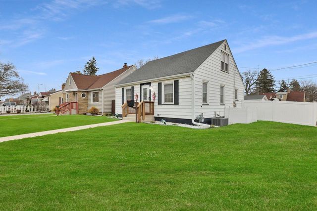 5811 39th AVENUE, Kenosha, WI 53144