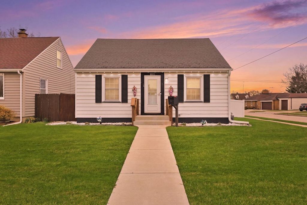 5811 39th AVENUE, Kenosha, WI 53144