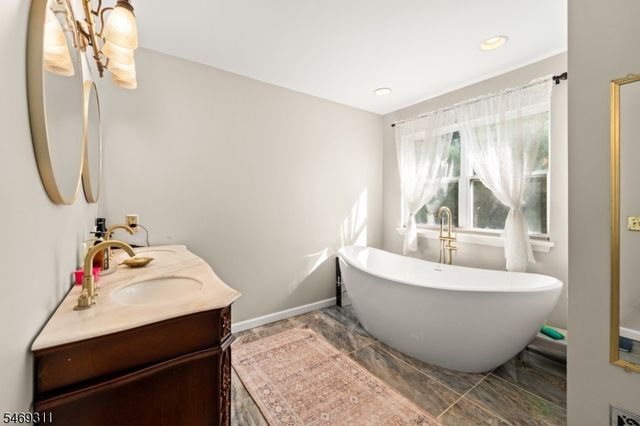 38 Bailey Park Dr, Frankford Twp., NJ 07822
