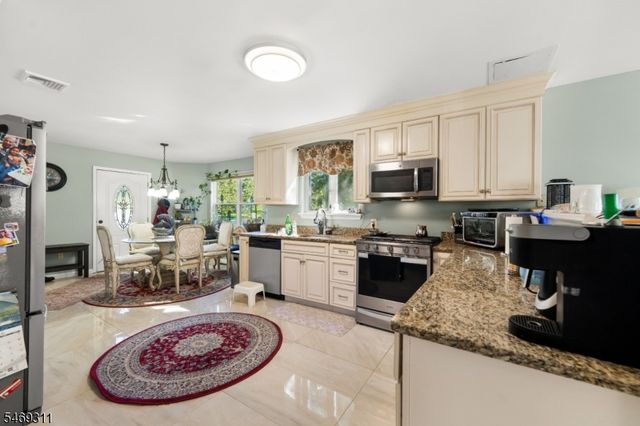 38 Bailey Park Dr, Frankford Twp., NJ 07822