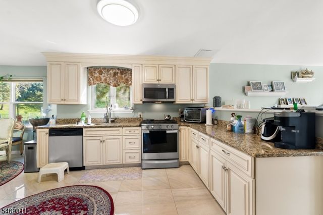 38 Bailey Park Dr, Frankford Twp., NJ 07822