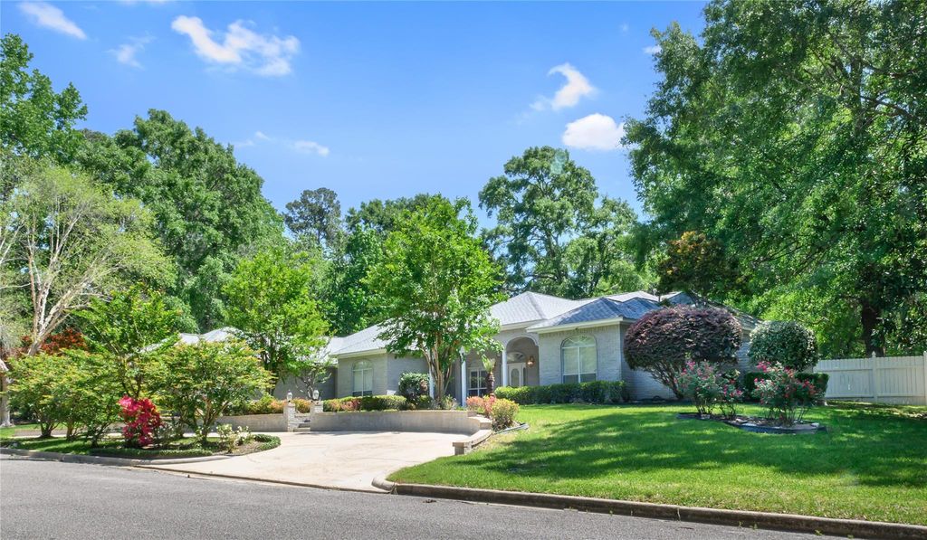 840 Hunterwood Drive, Jasper, TX 75951