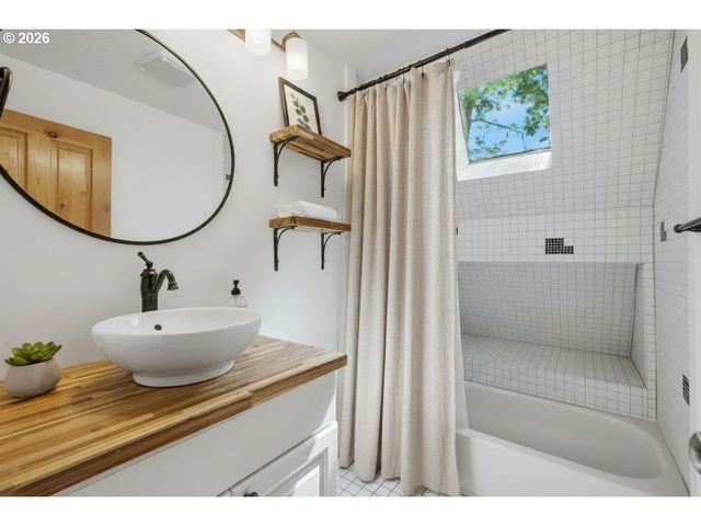 14110 Se FAIROAKS Way, Milwaukie, OR 97267