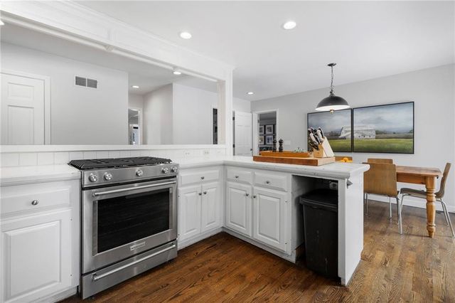 6724 Broadmoor Street, Overland Park, KS 66204