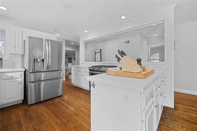 6724 Broadmoor Street, Overland Park, KS 66204