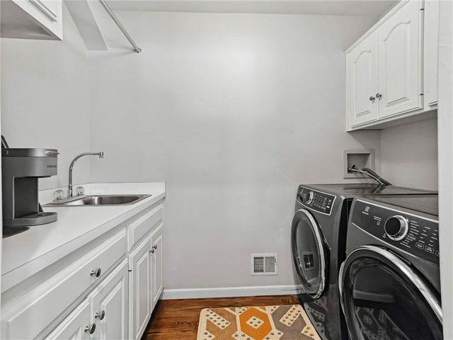 6724 Broadmoor Street, Overland Park, KS 66204