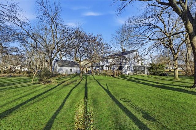 6724 Broadmoor Street, Overland Park, KS 66204